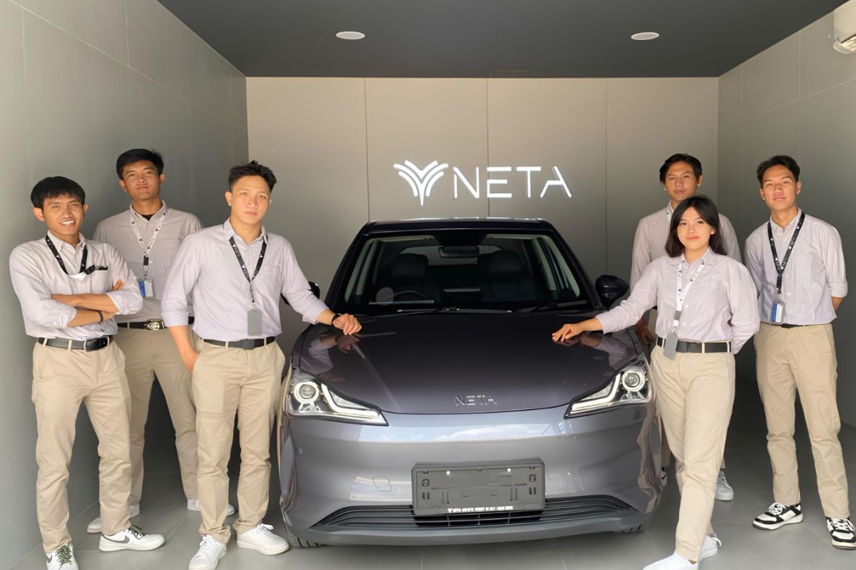 Diler baru merek mobil listrik China Neta hadir pada Jakarta